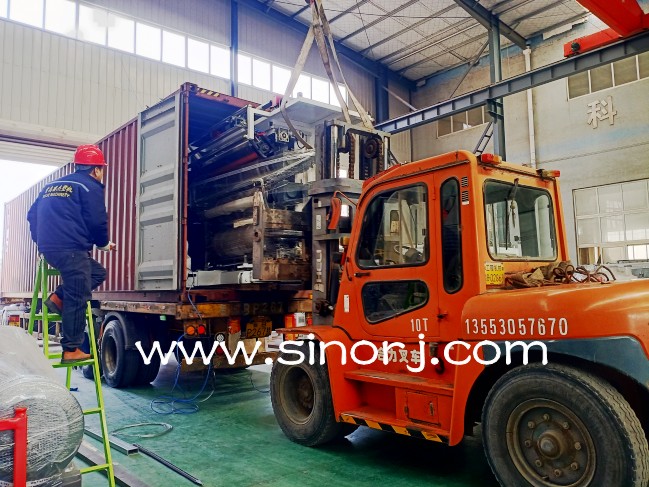 火爆了?。?！國內外很受歡迎的pvc仿大理石板生產線裝柜發貨中。。。