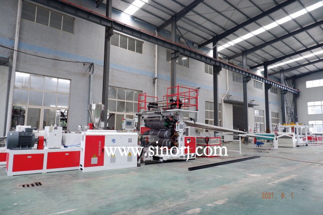 出口中東的格柵板，大理石板，碳晶板生產線發貨。