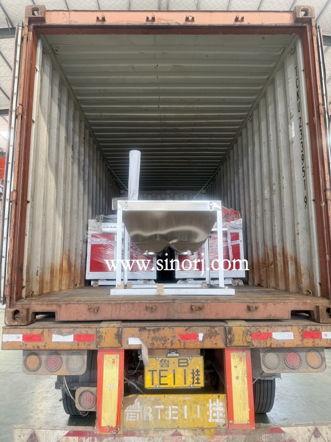 出口中東的PVC格柵板生產(chǎn)線，UV大理石板生產(chǎn)線，碳晶板生產(chǎn)線發(fā)貨